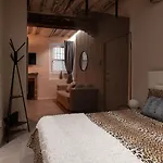 Borgo Degli Studi 7